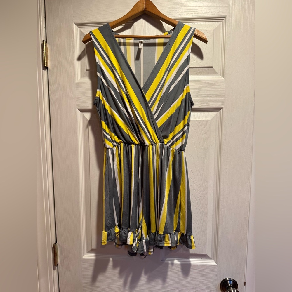 Emerald Fashion Yellow and Grey Romper Sz L
